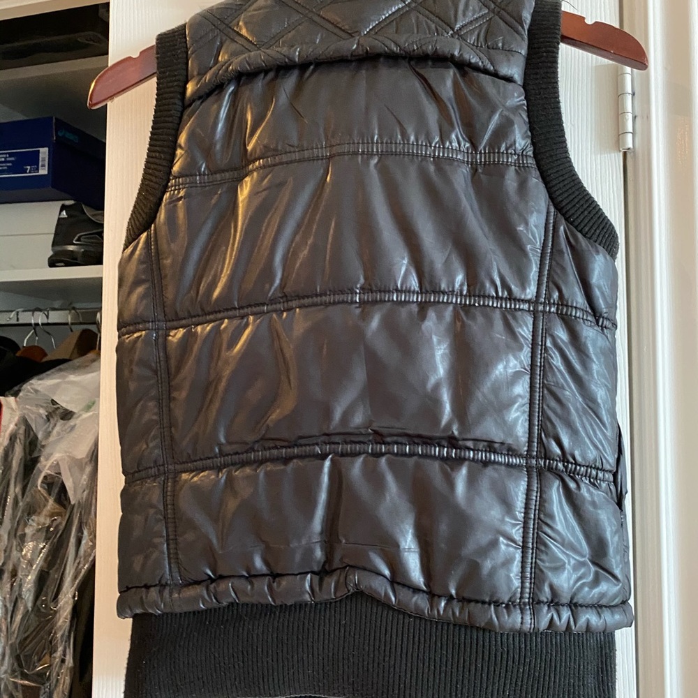 Puffy vest - Picture 3 of 3